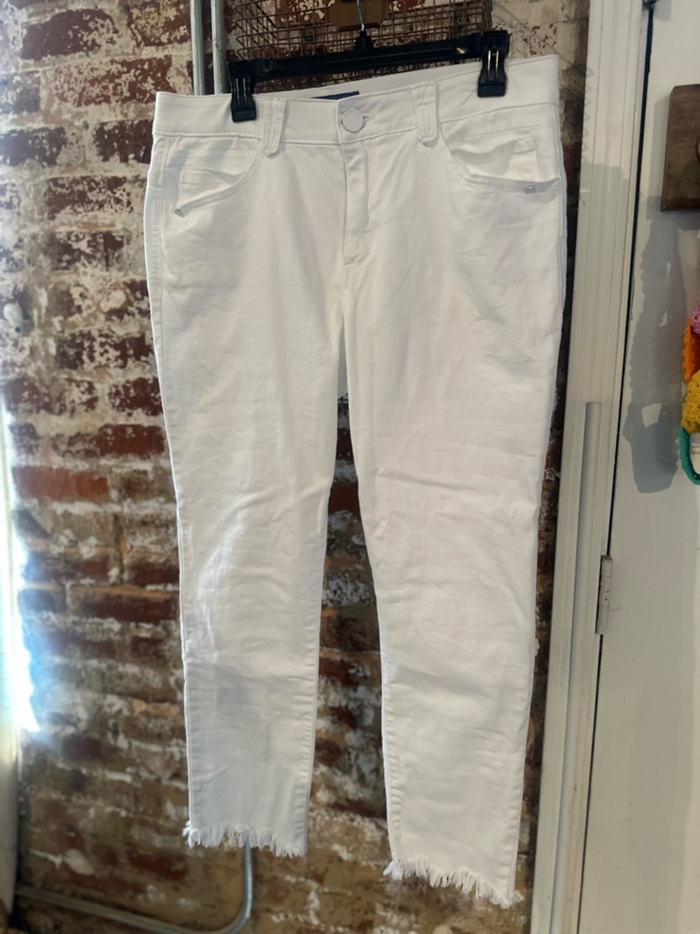 Democracy Women’s White Skinny Jeans with Frayed Hem, Size 14
